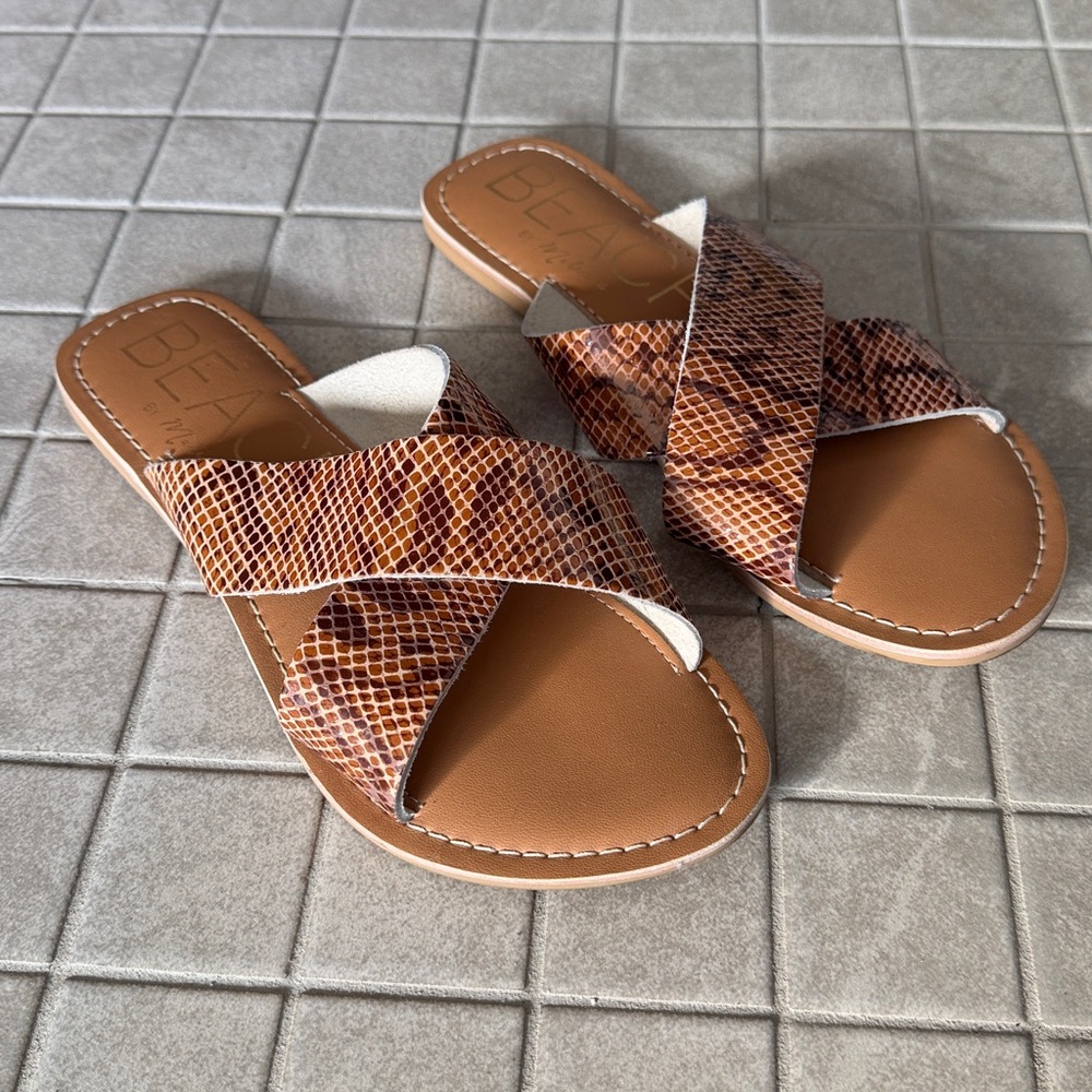 Beach by Matisse Pebble Slide Sandals with leather upper in size 6 - Picture 4 of 10